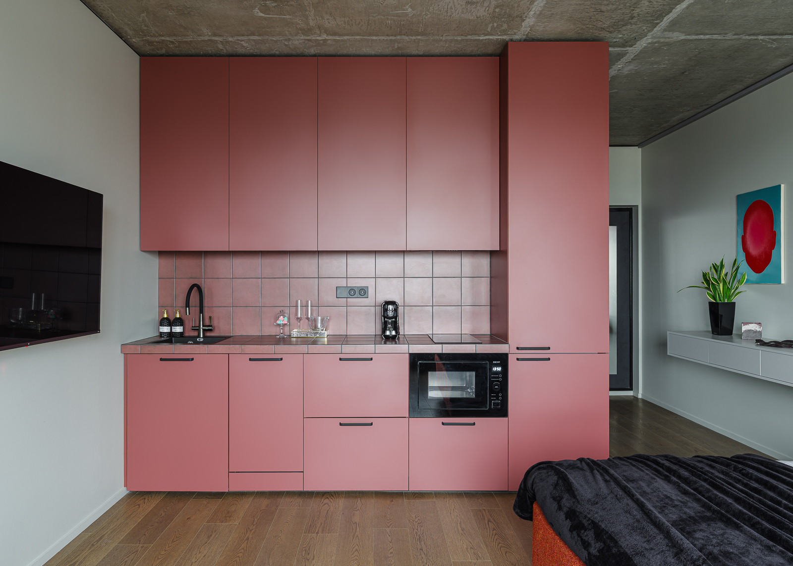 VEROM Студия с красивым интерьером и видом с 19го этажа