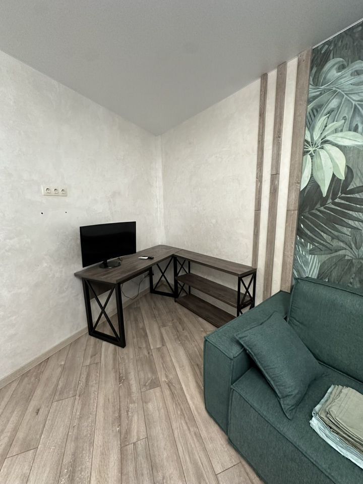 Уютная и чиcтая квapтиpa студия с новым ремoнтом