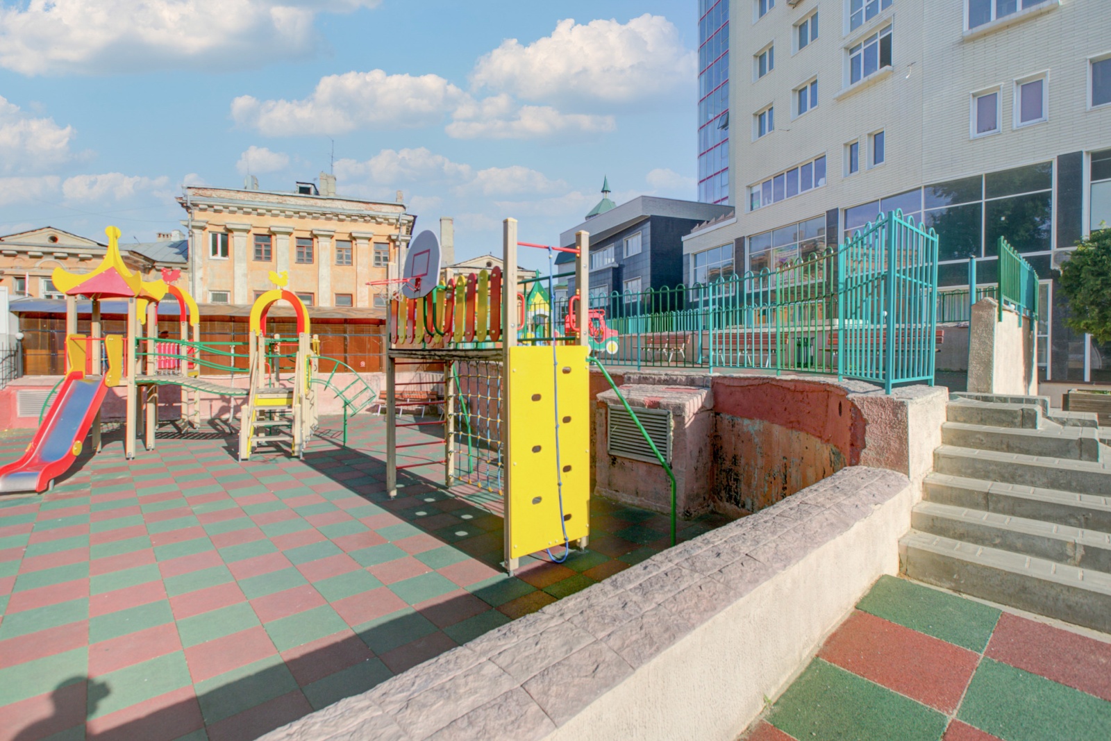 Домиго на Сакко и Ванцетти 78а