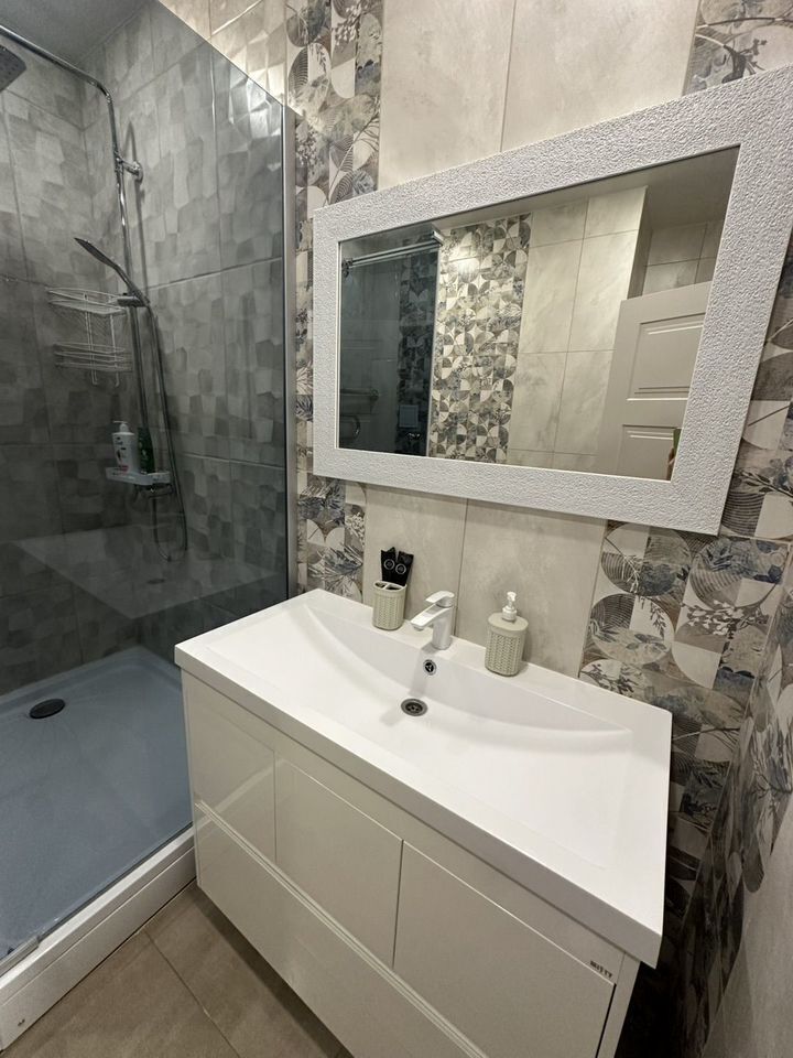 Уютная и чиcтая квapтиpa студия с новым ремoнтом