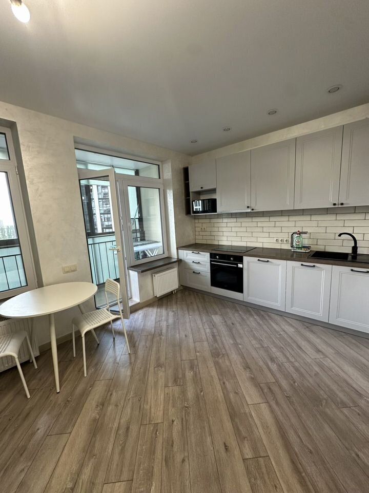 Уютная и чиcтая квapтиpa студия с новым ремoнтом